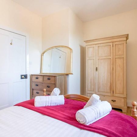 Altido Retro Castle Retreat 2Bed Lejlighed Edinburgh Eksteriør billede