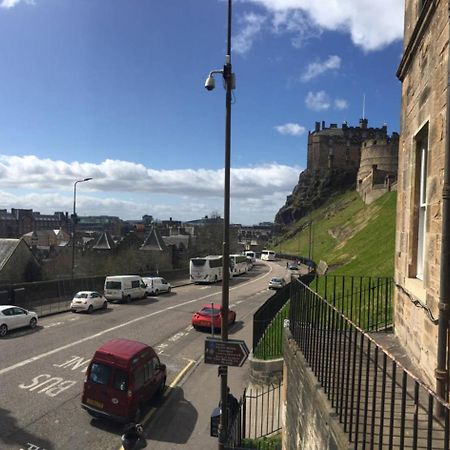 Altido Retro Castle Retreat 2Bed Lejlighed Edinburgh Eksteriør billede