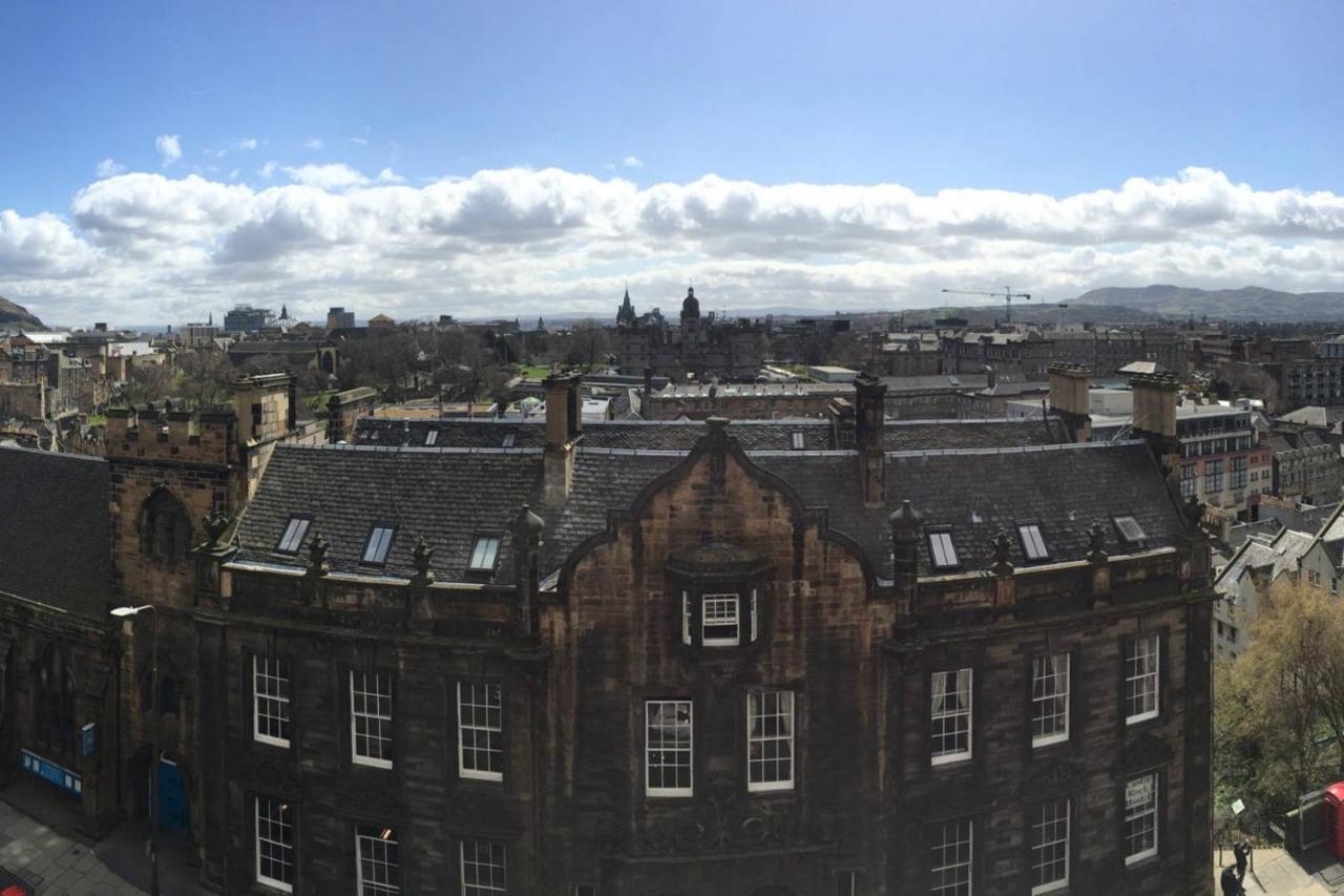Altido Retro Castle Retreat 2Bed Lejlighed Edinburgh Eksteriør billede