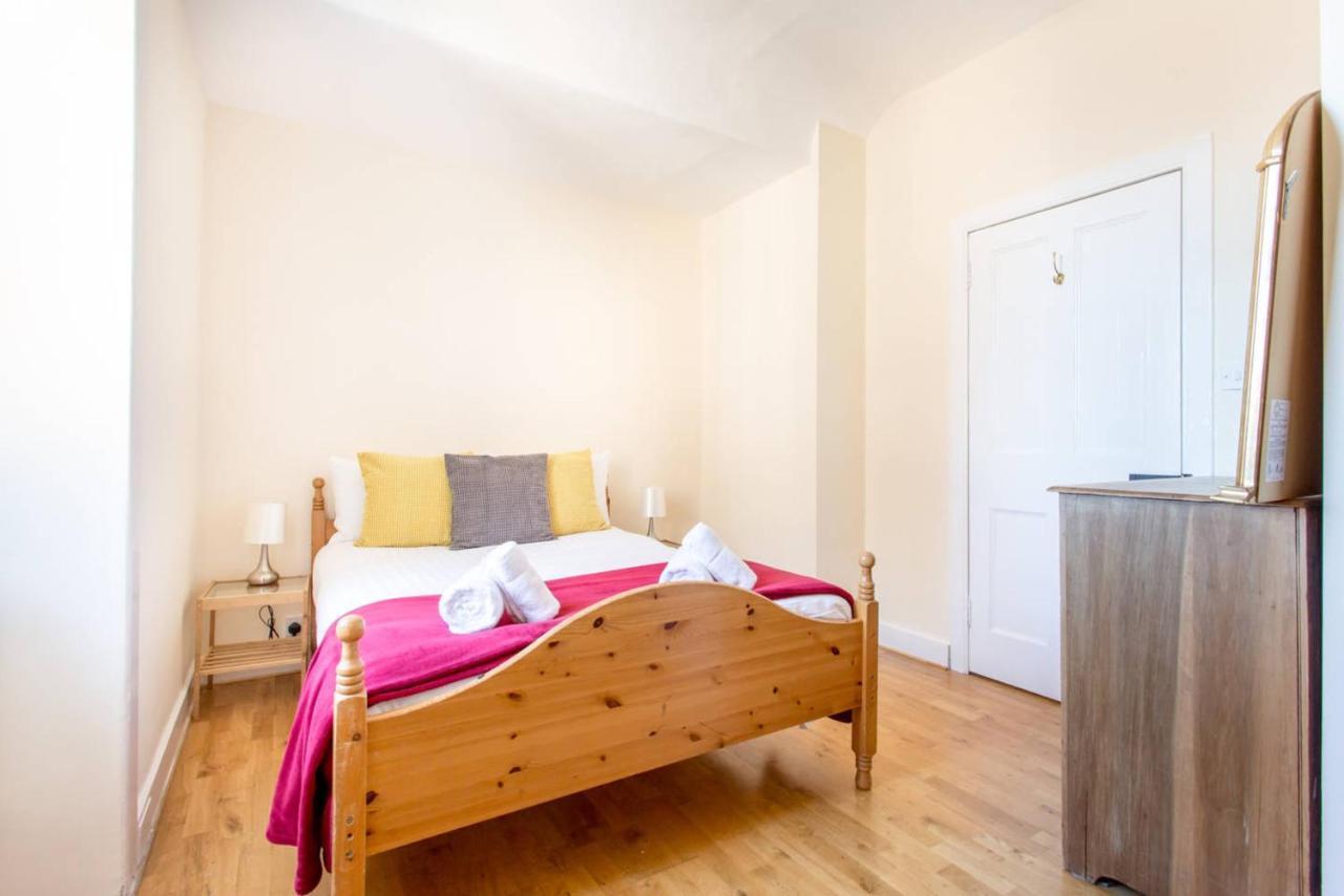 Altido Retro Castle Retreat 2Bed Lejlighed Edinburgh Værelse billede
