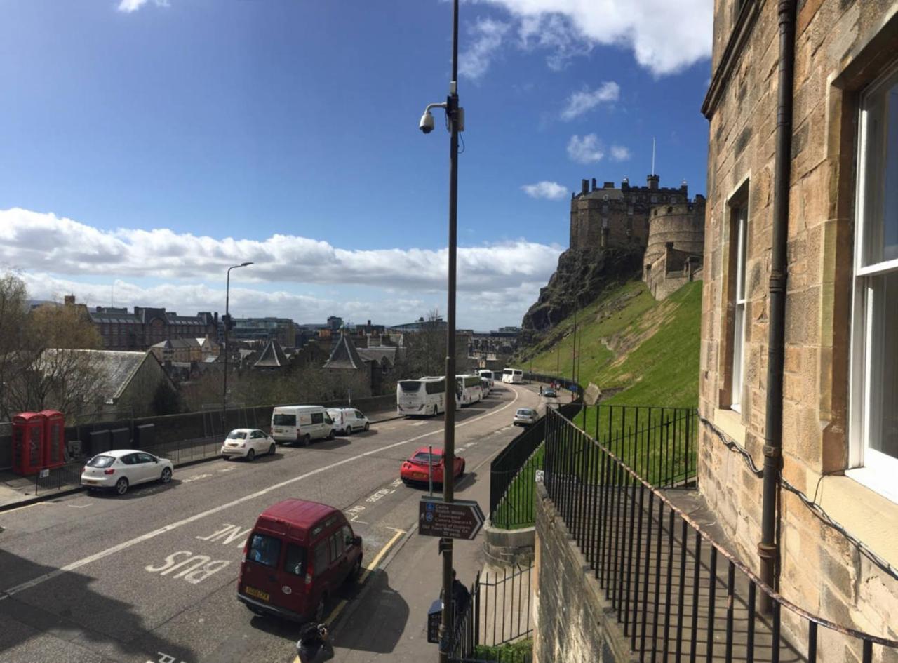 Altido Retro Castle Retreat 2Bed Lejlighed Edinburgh Eksteriør billede
