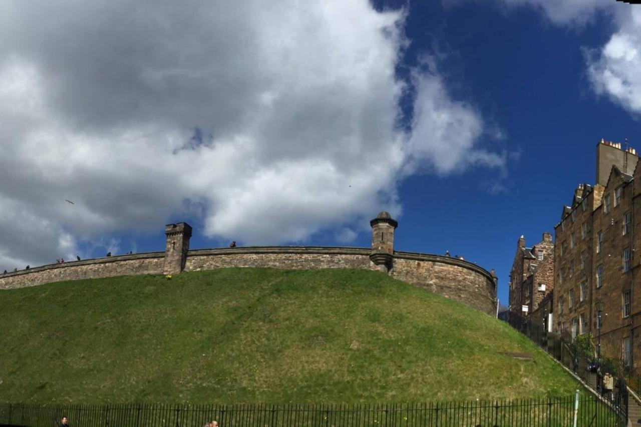 Altido Retro Castle Retreat 2Bed Lejlighed Edinburgh Værelse billede
