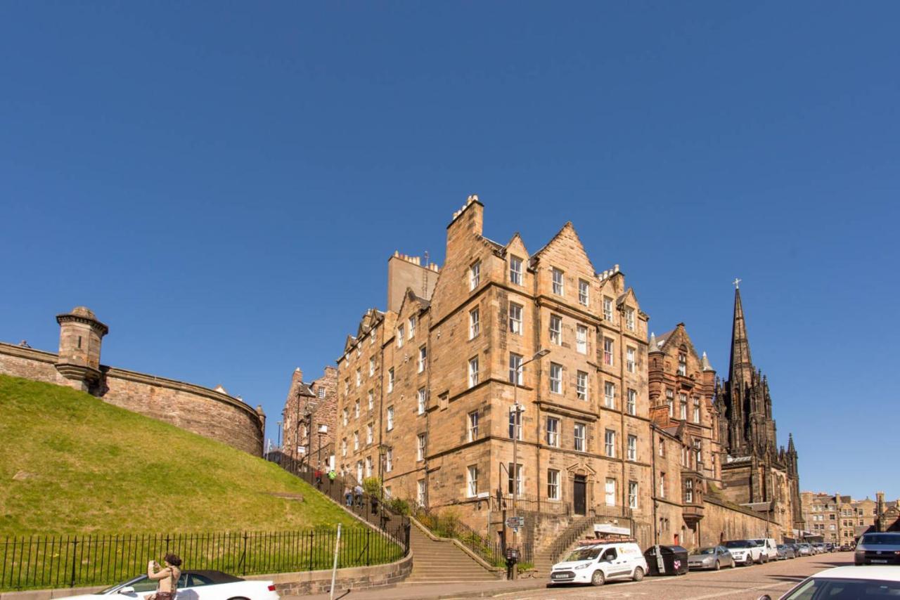 Altido Retro Castle Retreat 2Bed Lejlighed Edinburgh Eksteriør billede